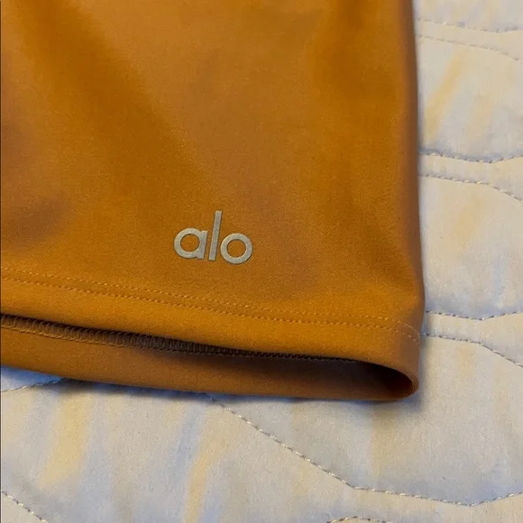 Alo Women's 5" Airlift Energy Short - Toffee - Picture 7 of 9